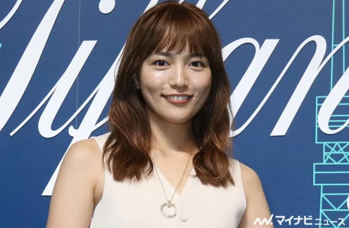 20.川口春奈-ティファニー.png