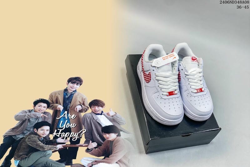 ナイキ スニーカー 横幅