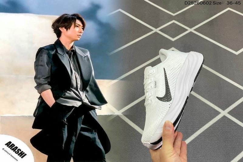 ナイキ スニーカー 横幅