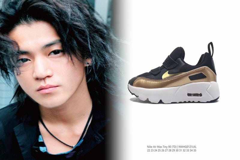 NIKEのロゴを考えた人は誰ですか？
