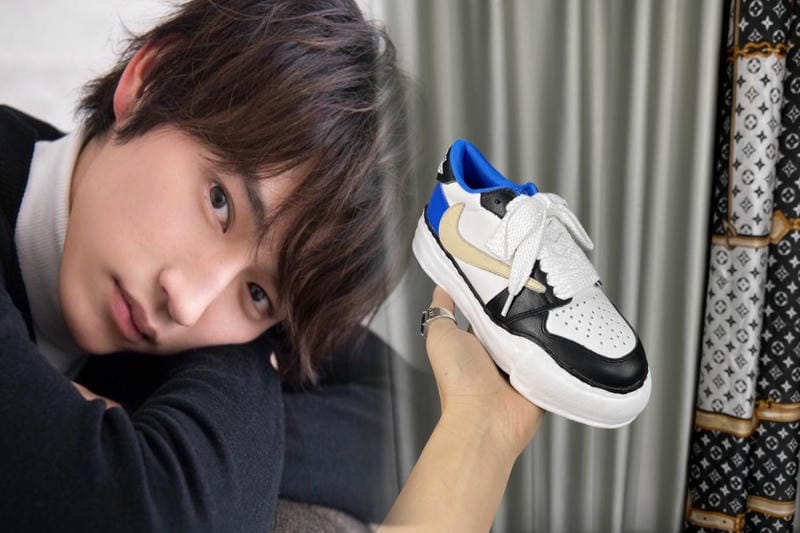 nike スニーカー シルバー