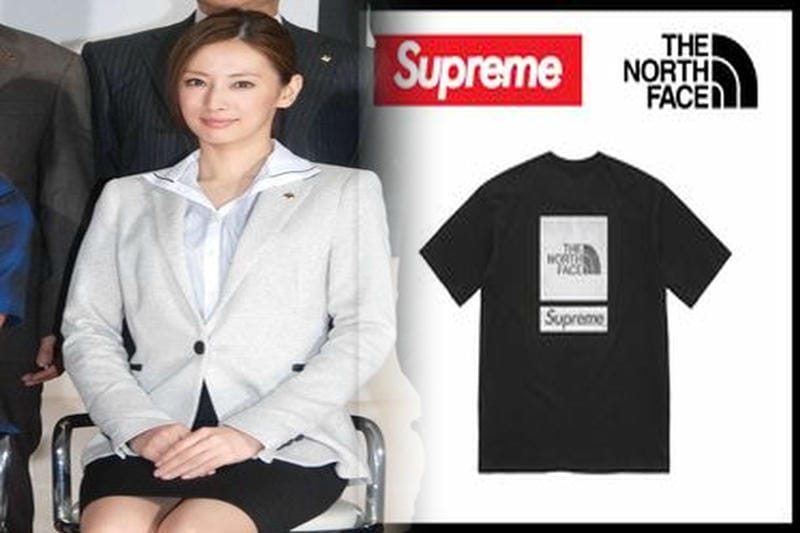 シュプリーム スヌーピー t シャツ 本物