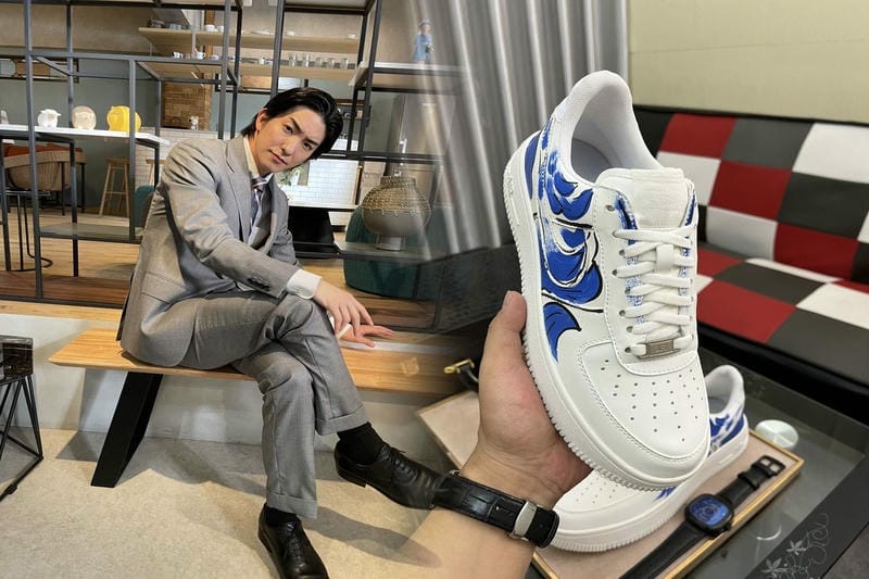 nike プル オーバー