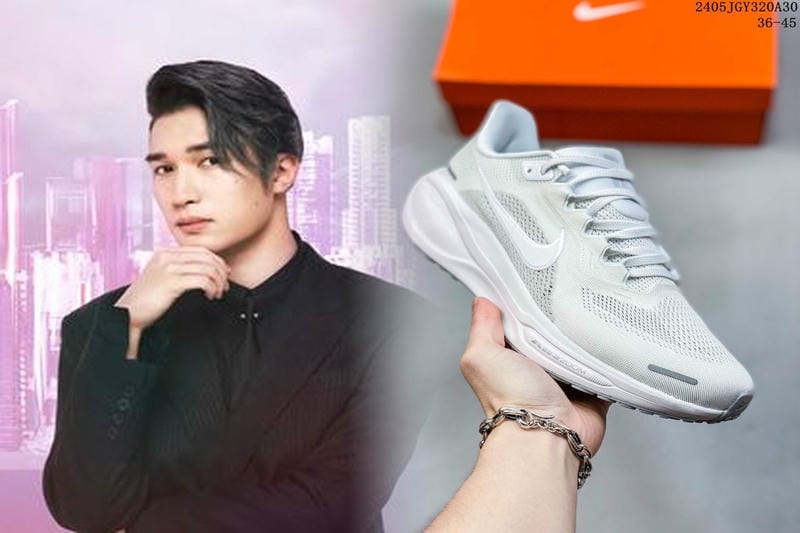 SacaiのNIKEの定価は？