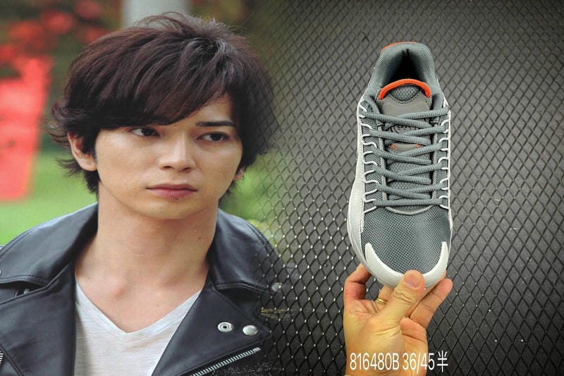 nike スニーカー 黒 レディース