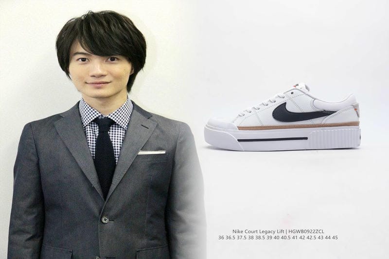 ナイキ 幅広 スニーカー