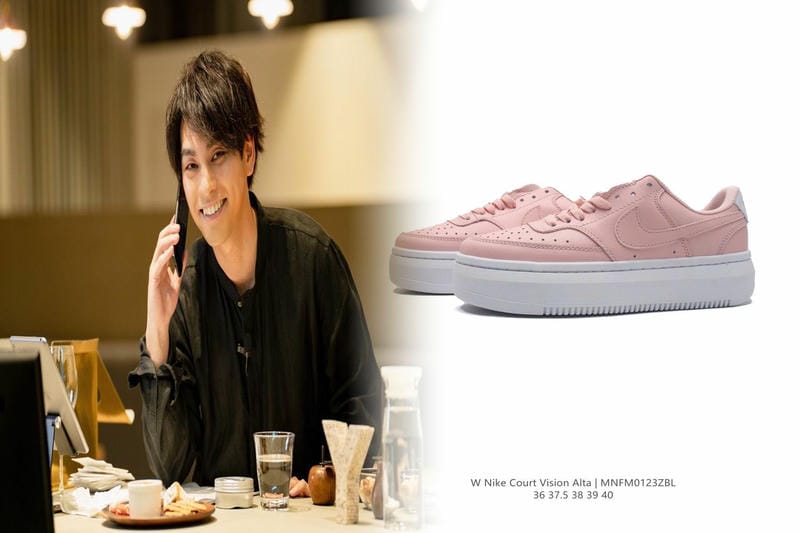 ナイキ スニーカー 真っ赤