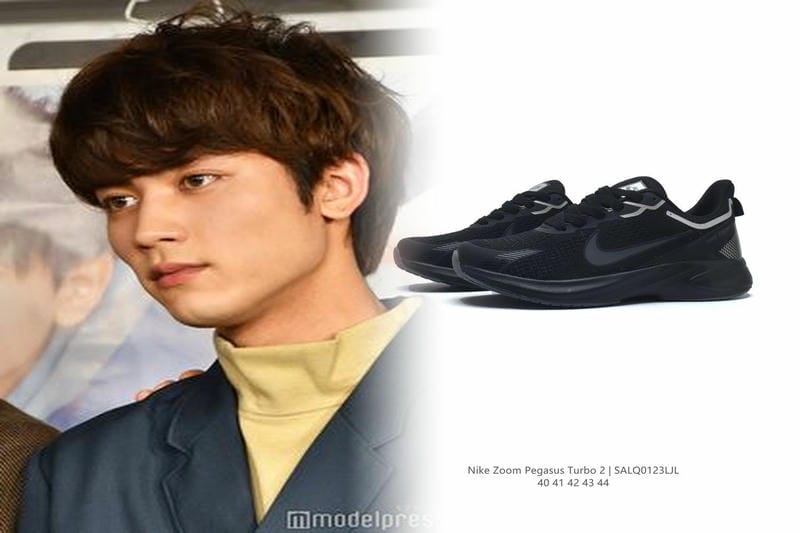 ナイキ スニーカー 後ろ に nike
