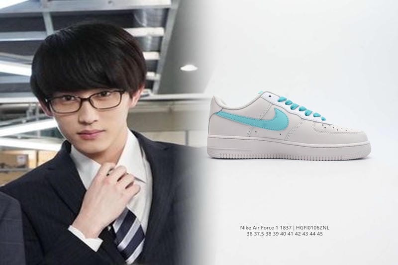 ナイキ スニーカー 紺