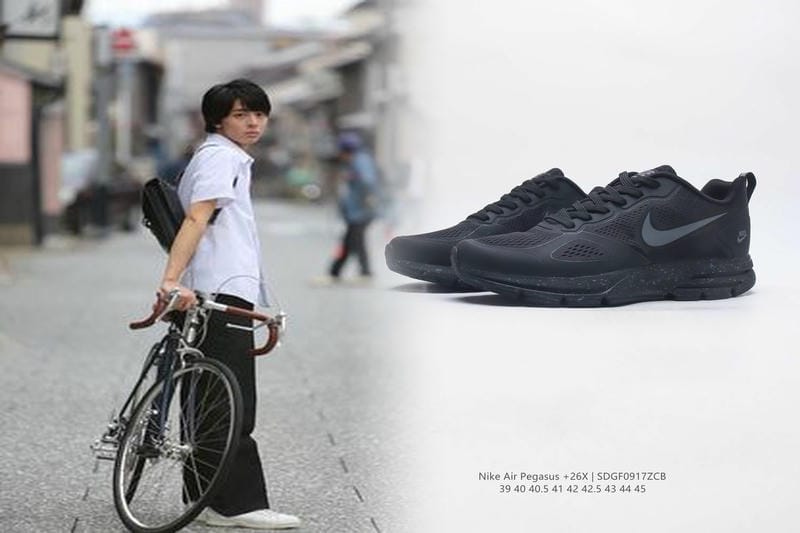 ナイキ 幅広 スニーカー