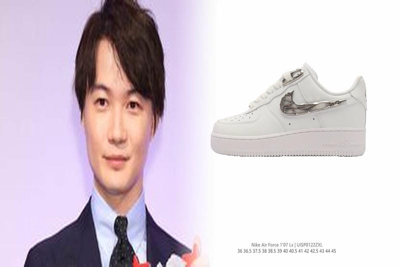 ナイキ スニーカー 紺 白