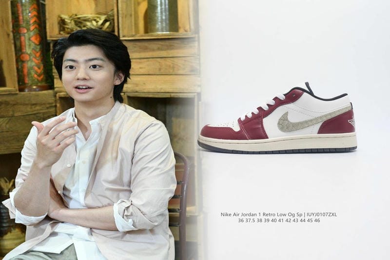 nike プル オーバー