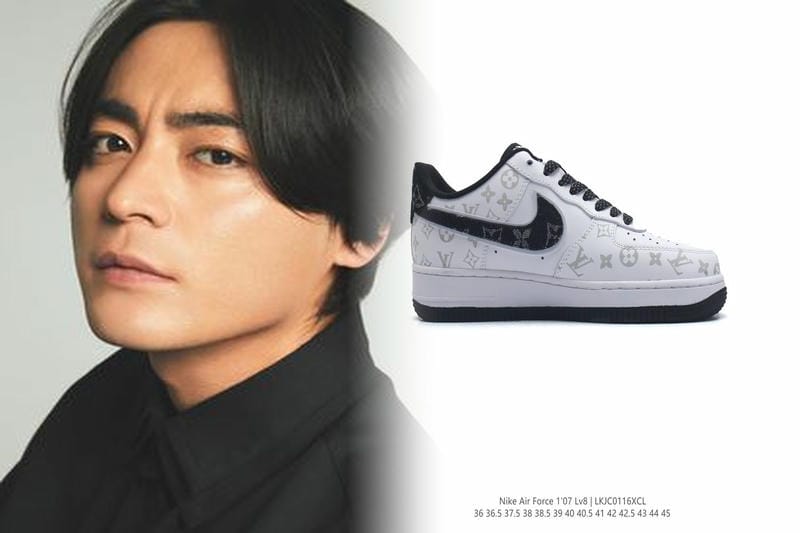 SacaiのNIKEの定価は？