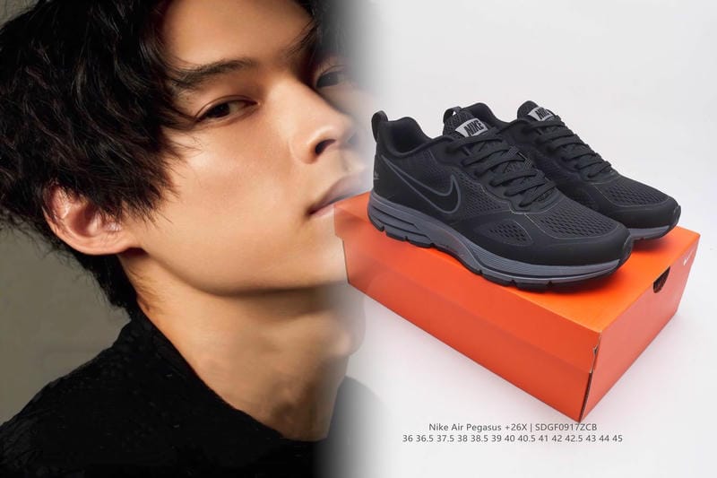 ナイキ ネイビー スニーカー