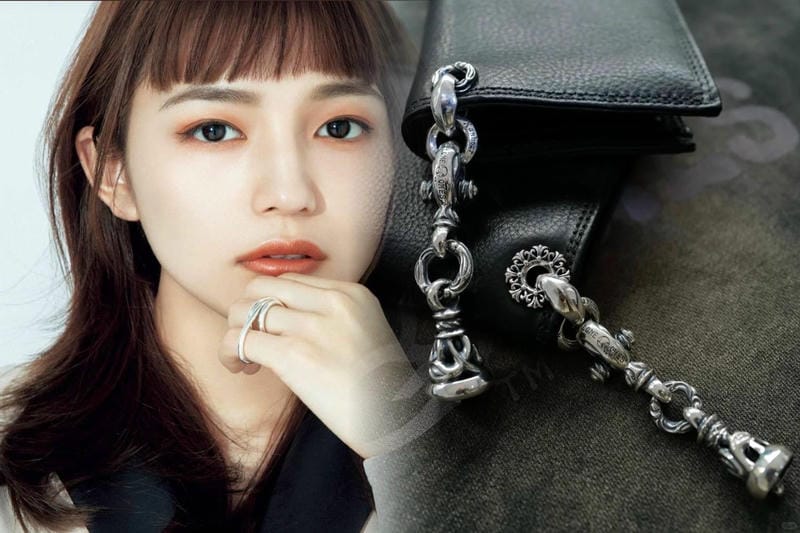 クロム ハーツ 2 つ折り 財布