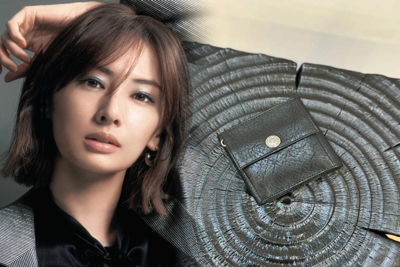 クロム ハーツ 財布 コピー 見分け 方