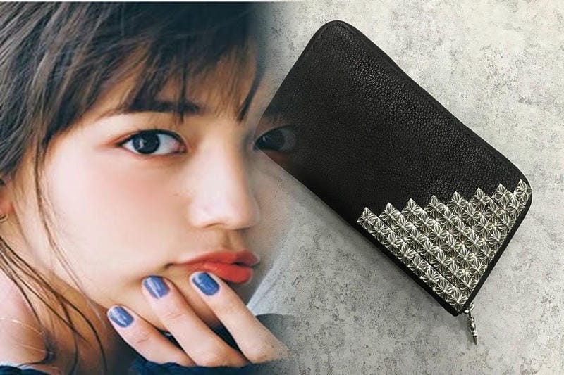 クロム ハーツ 二 つ折り 財布