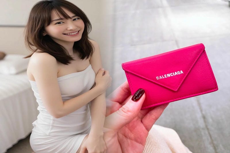バレンシアガ ミニ 財布 中古