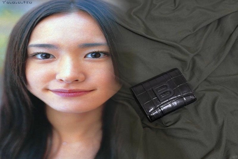 バレンシアガ ハワイ 限定 財布