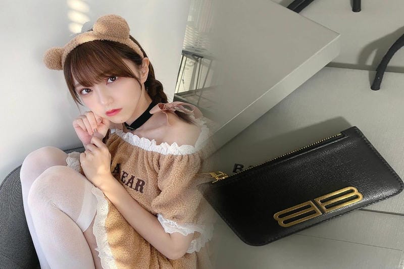 バレンシアガ 財布 ロゴ 消える