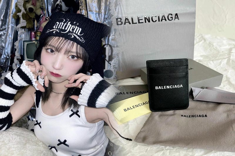 バレンシアガ ペーパー ミニ ウォレット