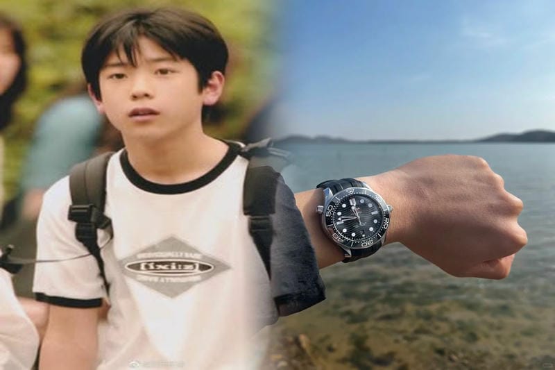 オメガスピードマスター赤黒