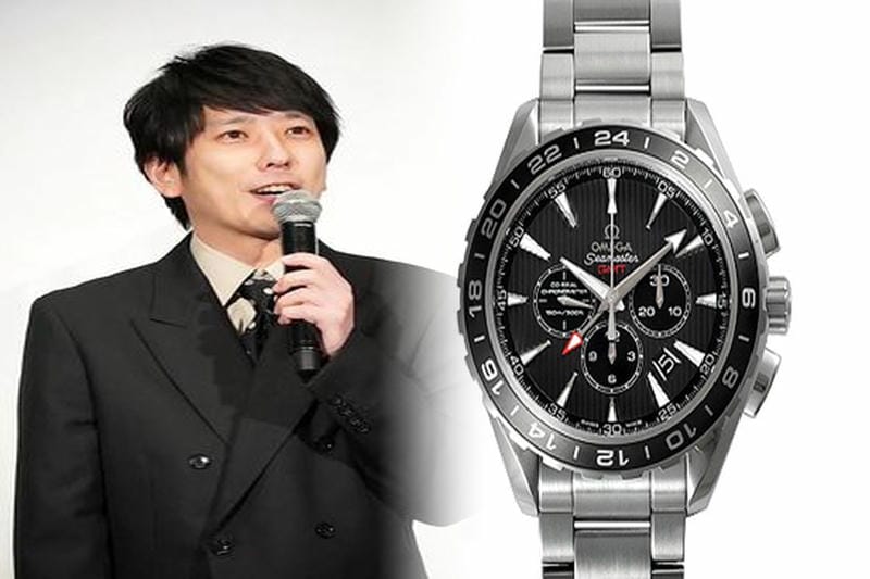 オメガの時計をしている男性