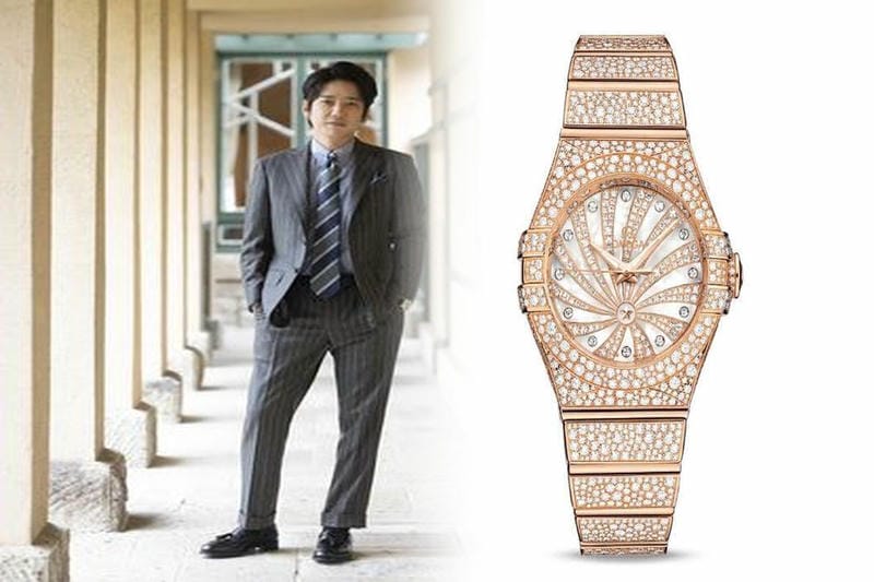 2021新作 緻密なハニカムとカーボン装飾が施されたキャリバーを搭載した、オメガ「スピードマスター ダークサイド オブ ザ ムーン アリンギ」