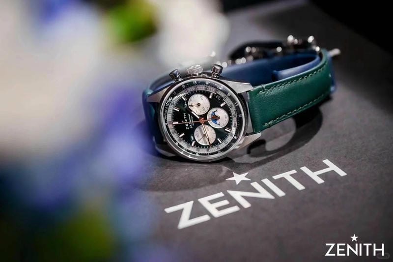 ゼニス「エクセレンススモールセコンド」に3色の鮮やかなカラーダイアルモデルが追加