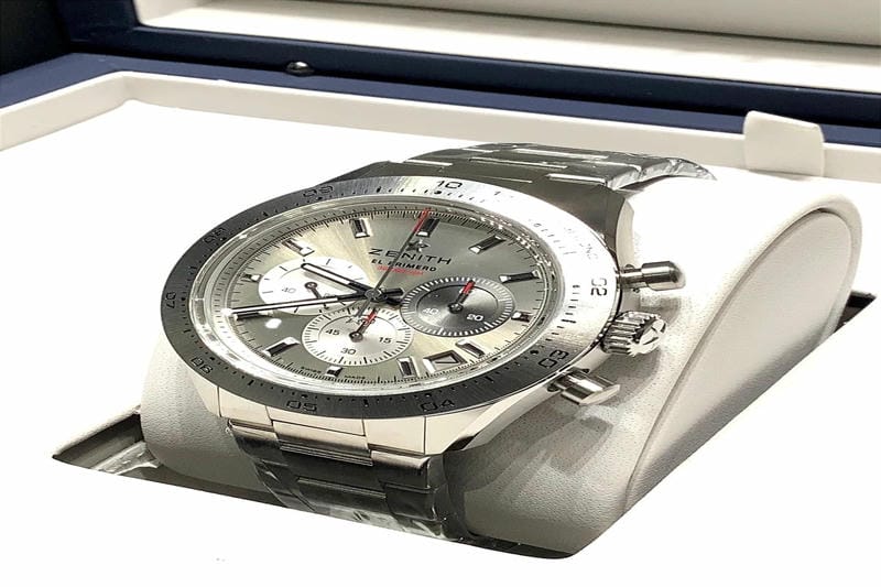 Zenithの時計の「最強」および「最もクールな」シリーズでもあります。