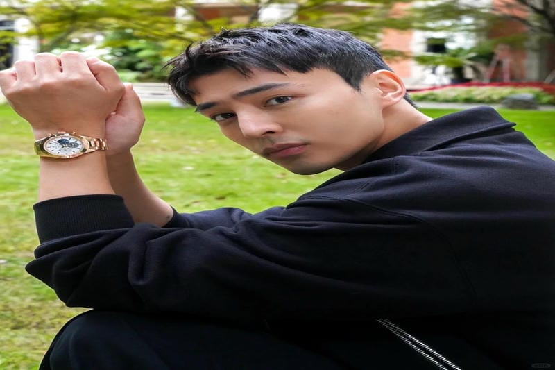 ZENITH DEFYシリーズサイドオープン時間単位計算腕時計を鑑別評定します