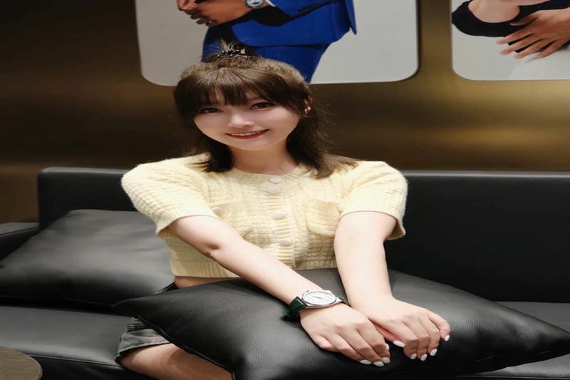 ゼニス「エクセレンススモールセコンド」に3色の鮮やかなカラーダイアルモデルが追加