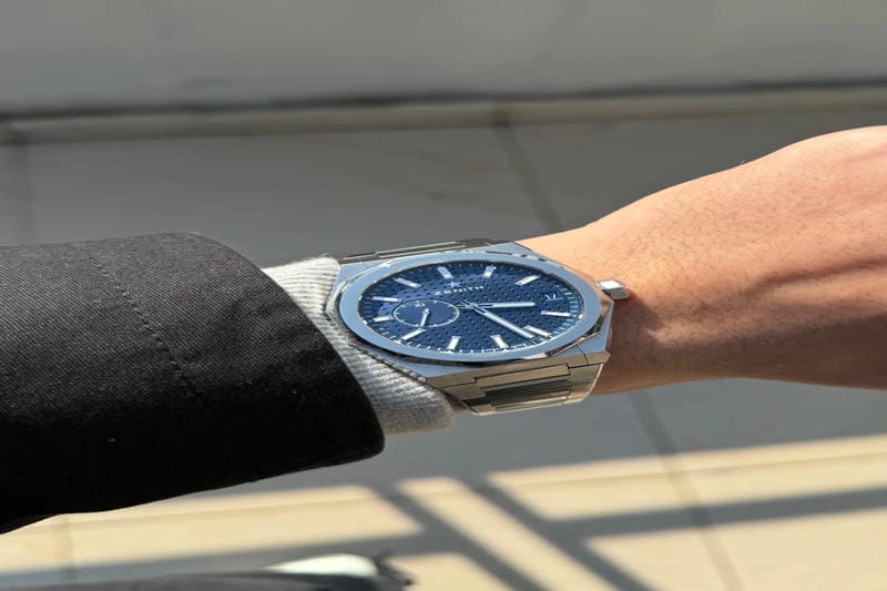 ゼニス「エクセレンススモールセコンド」に3色の鮮やかなカラーダイアルモデルが追加