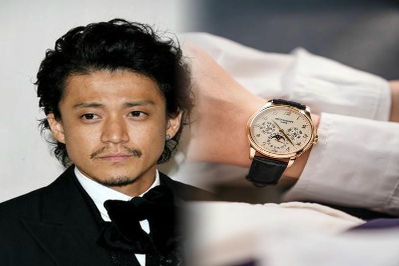 パテックフィリップのアクアノートトラベルタイムの定価は？