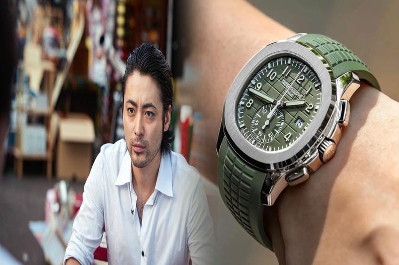 白地にブラックで印字されるワールドタイムの時刻をはっきりと読み取ることができます