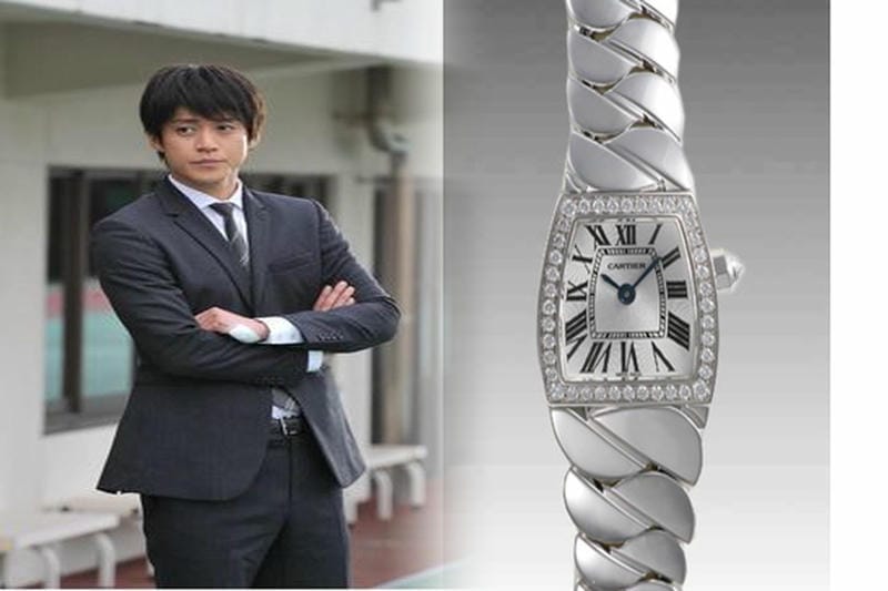 カルティエの新しいトノー腕時計も一見の価値があります、結局のところ