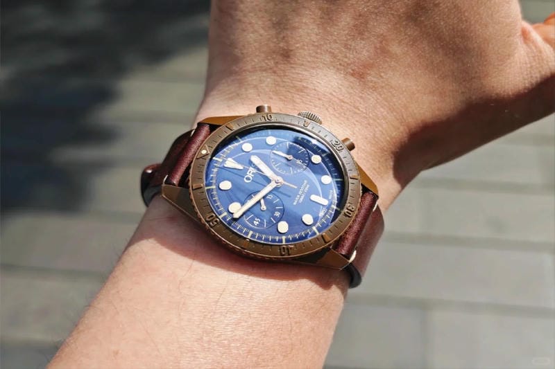 オリス　アクイス・デイト・ホワイト　中堅ブランドながらもかなりファッショナブルなダイバーズ