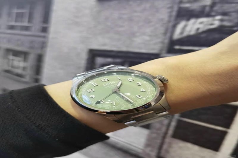 オリス 2019新作 ベルギー空軍が誇る捜索救助隊