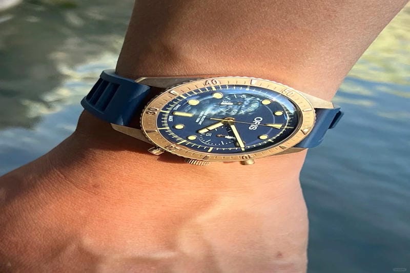 オリス　アクイス・デイト・ホワイト　中堅ブランドながらもかなりファッショナブルなダイバーズ