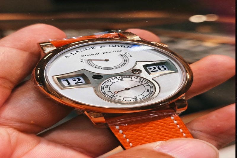 A. ランゲ＆ゾーネ ランゲ1・タイムゾーン“コモ・エディション”