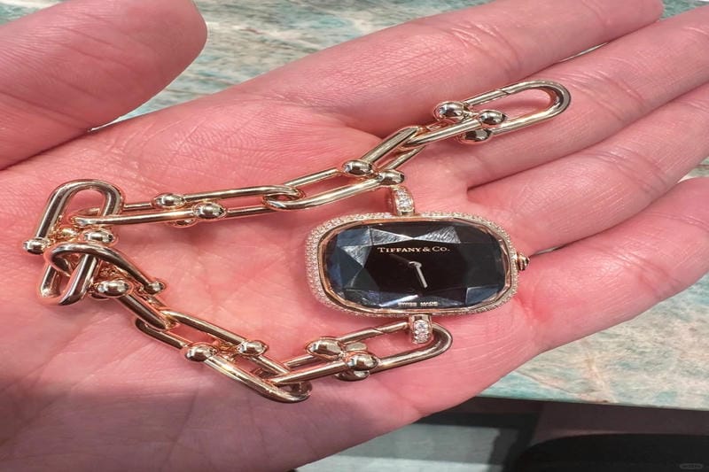 希少価値の高い手巻きムーブメントを搭載。ブロンズケースでエイジングも楽しめるシュトゥルマンスキーの時計