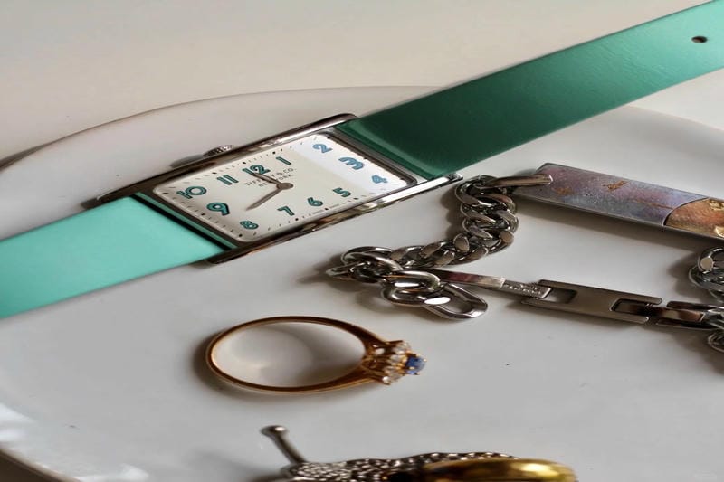 スワロフスキーはオーストリアの高級ジュエリー製造会社であり、革新と究極の精神に基づいており