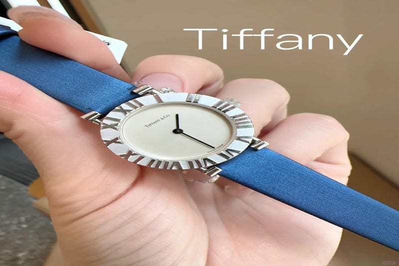 ティファニーのレディースウォッチ、アトラスから可憐なピンクカラーの日本限定モデルが誕生