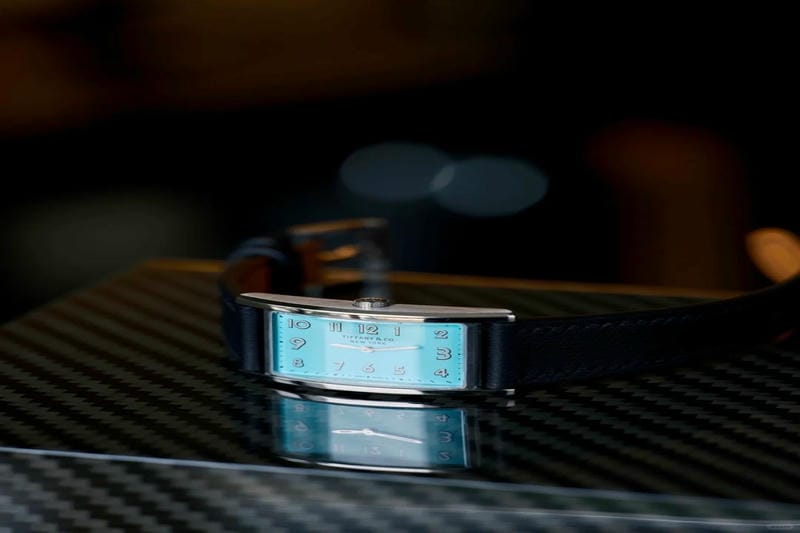 ティファニーのレディースウォッチ、アトラスから可憐なピンクカラーの日本限定モデルが誕生