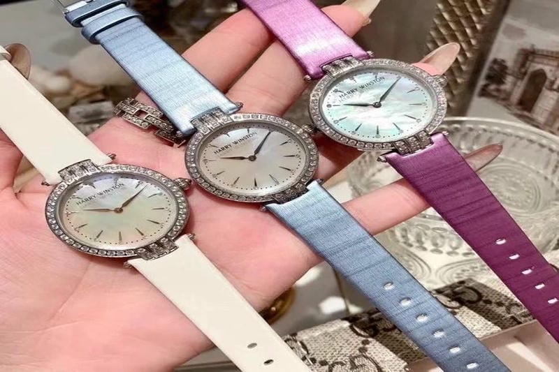 ハリー・ウィンストンのバレンタイン限定腕時計、“ハート型”カボション＆真紅のルビー輝くダイヤル