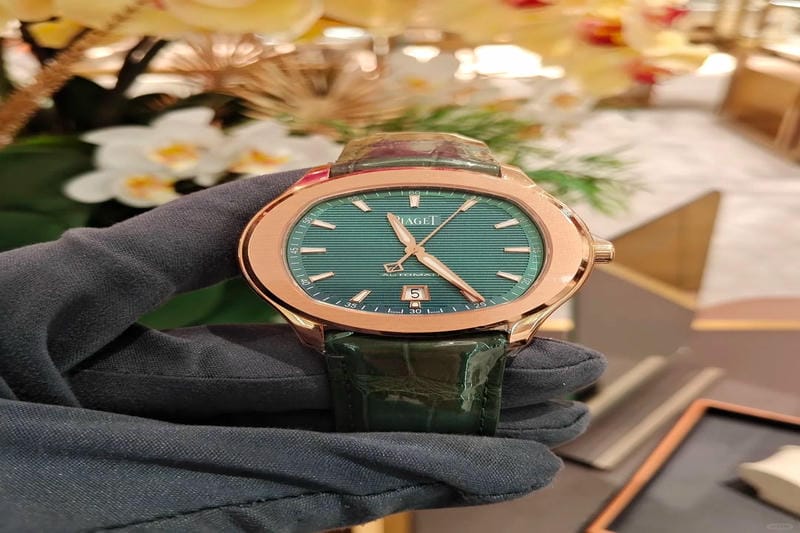 うっとりする夢時間へと誘う、ピアジェの腕時計『ライムライト ガラ』