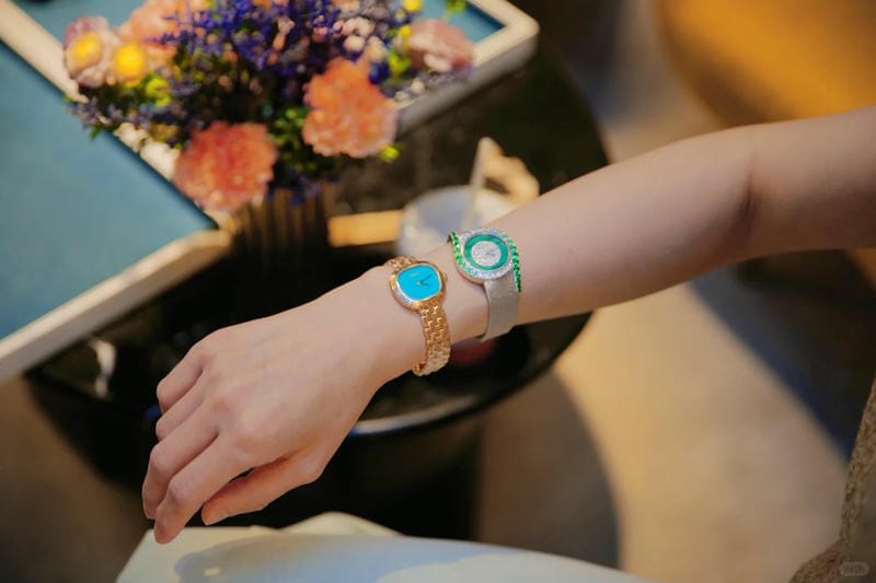 うっとりする夢時間へと誘う、ピアジェの腕時計『ライムライト ガラ』