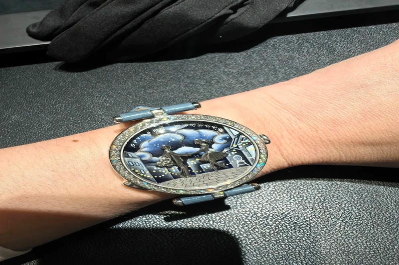 すぐ届くギフトに スウィート アルハンブラ ウォッチ