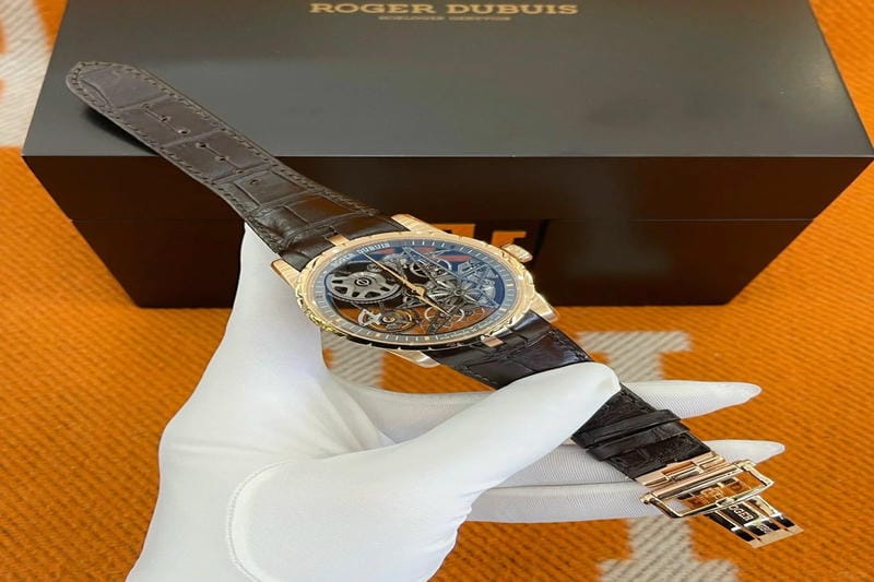 ロジェ・デュブイ Excalibur Spider Carbon³