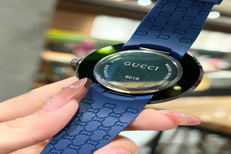 グッチ 腕時計 メンズ 中古